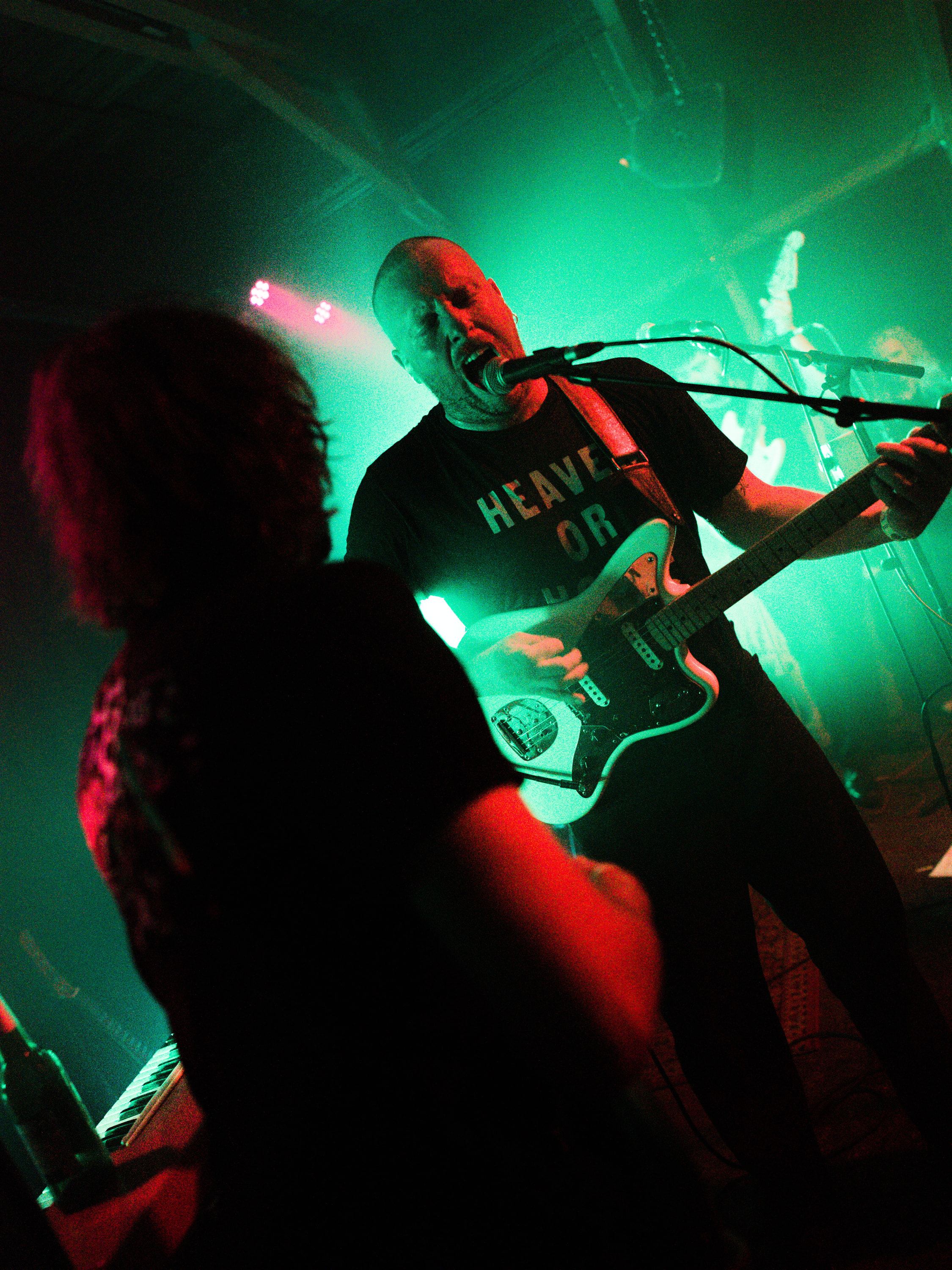 IGUANA DEATH CULT performing live — concert photograph by Fritz Panse