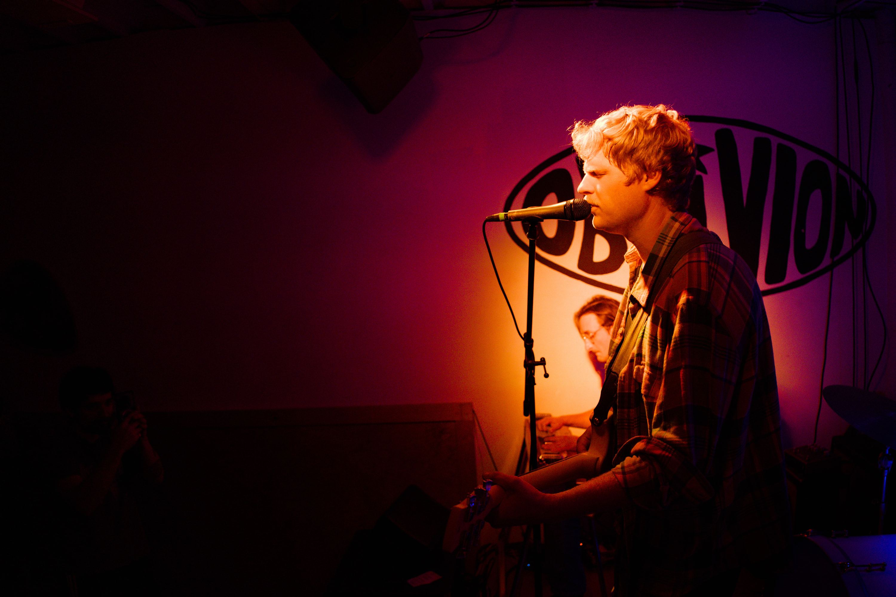 AMERICAN SIGH performing live — concert photograph by Fritz Panse